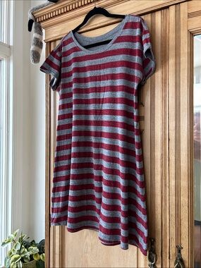 Eddie Bauer Burgundy and Gray Striped Short-Sleeve Dress Large